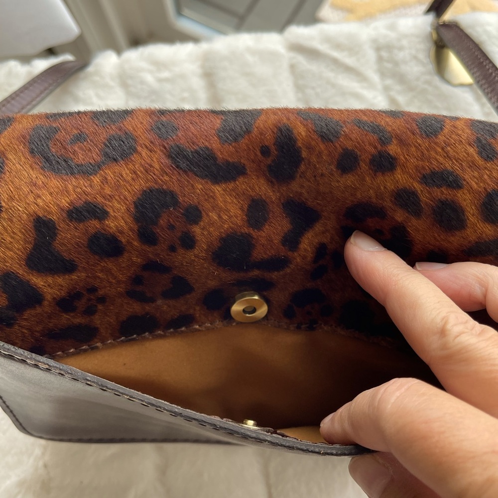 NWT Patricia Nash crossbody organizer - Picture 16 of 16